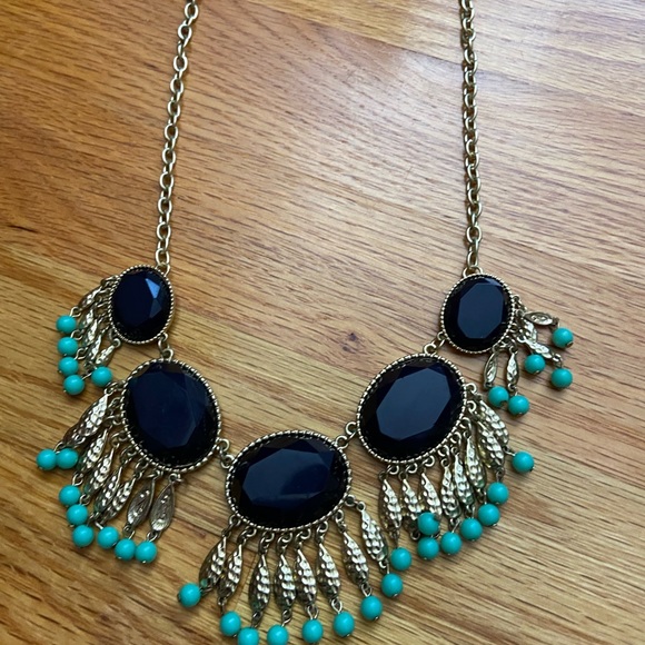 Statement Neckkace - Picture 4 of 7